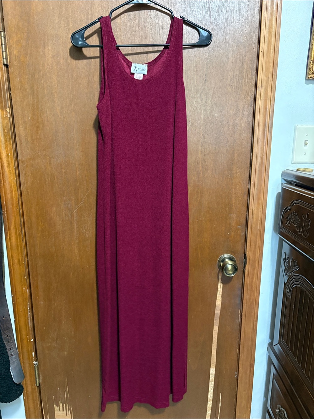 Vintage 90’s-women’s Sleeveless Maxi Dress in Burgundy Red